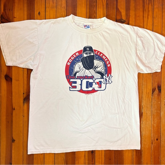 Vintage Roger Clemens New York Yankees 300 Wins Shirt - Picture 1 of 11